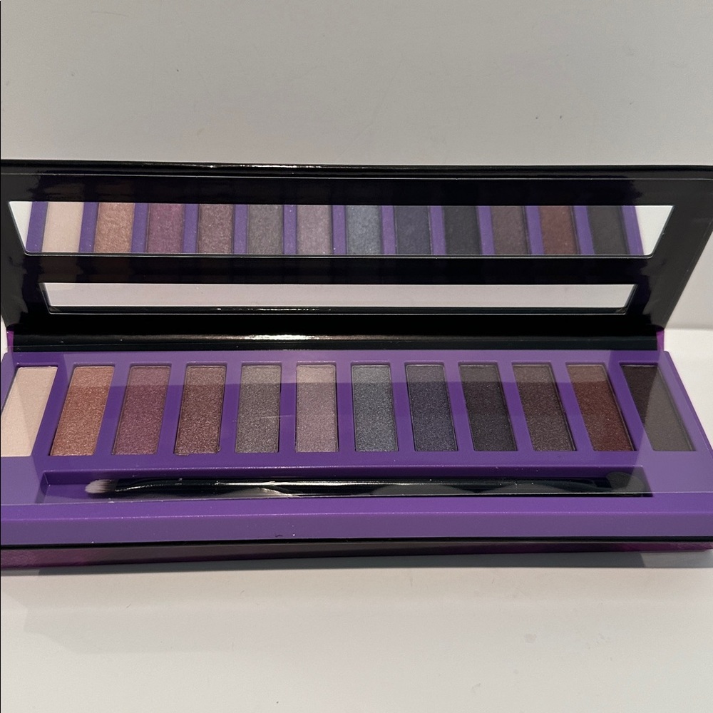 L.A. Girl Ultra Beauty Brick 13 Color Eye Palette in Case and Mirror with Brush.